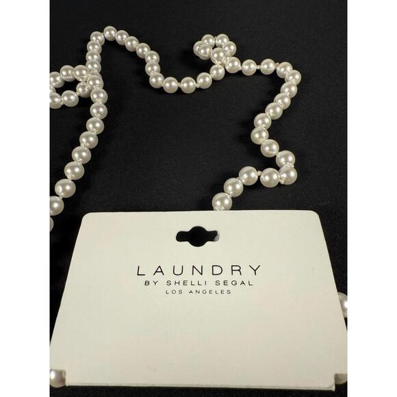 Laundry by Shelli Segal Jewelry - NWT Laundry Shelli Segal Acrylic White Pearl Single Strand 16" Necklace A1032